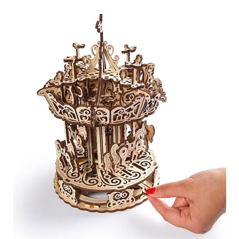 Carrousel, maquette en bois à assembler Ugears