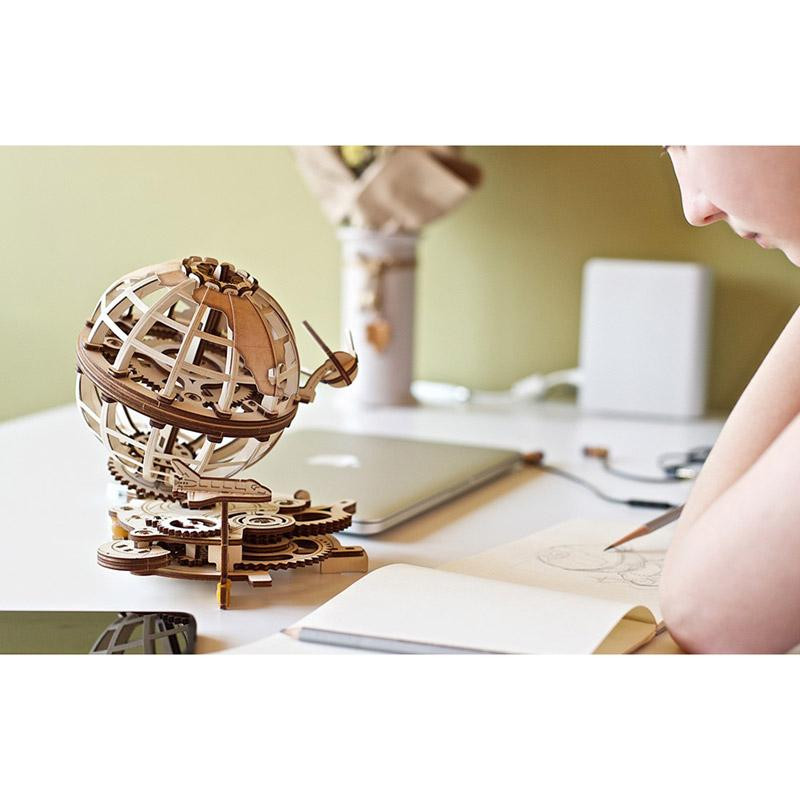 Maquette dynamique - Globe - jeu bois Ugears