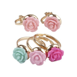 Bagues Roses x3 et 1 paire de boucles d'oreilles Roses Great Pretenders