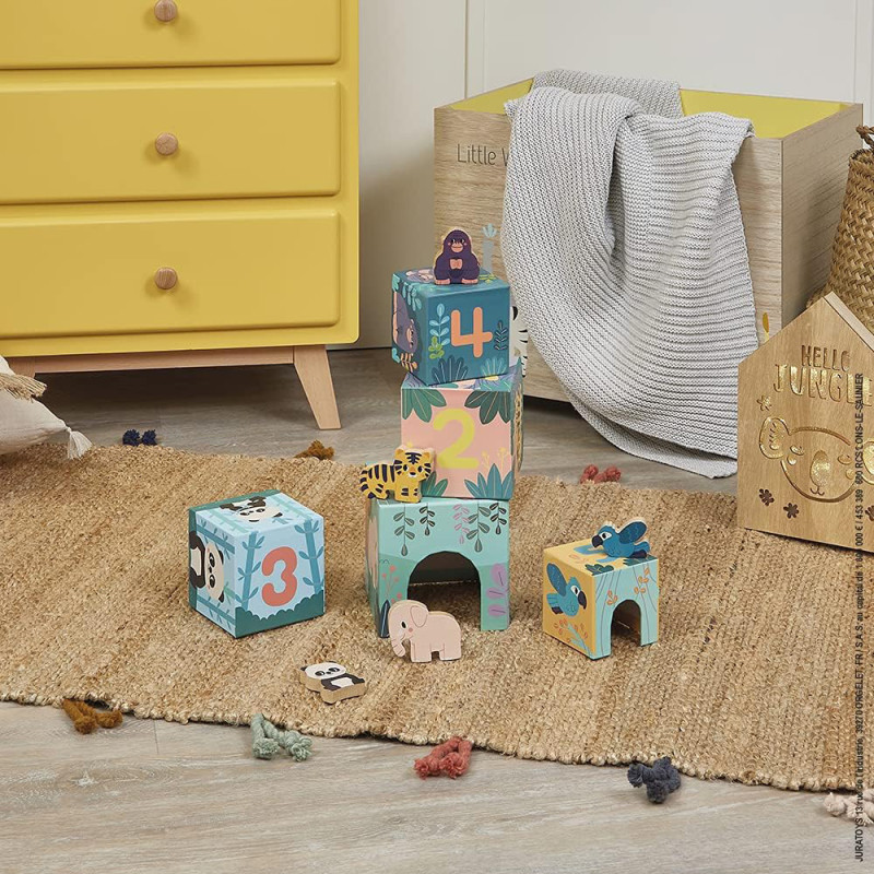 Set de cubes empilables et figurines en bois de chez Janod