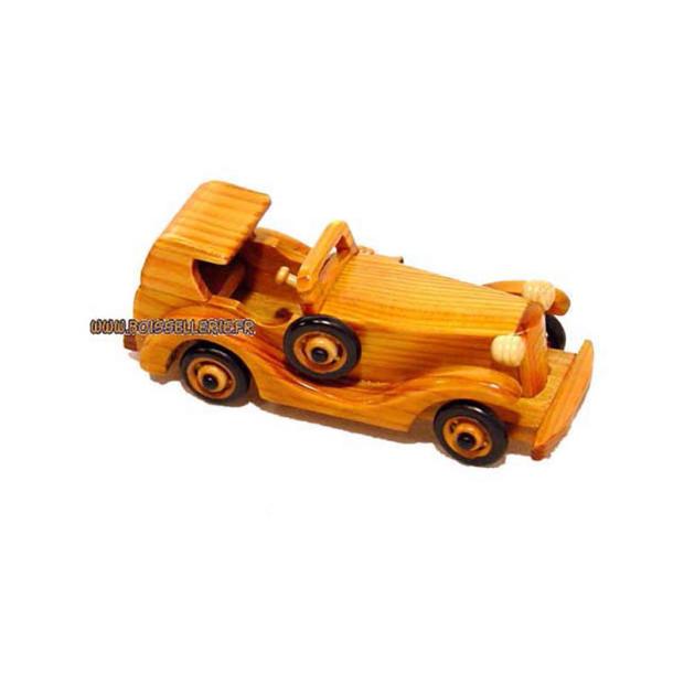 Ma première voiture, imitation d'une voiture en bois pour enfants